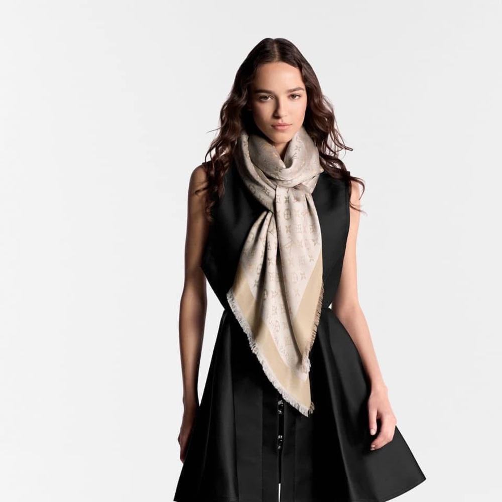 Louis Vuitton Elegant Beige and Cream Wrap